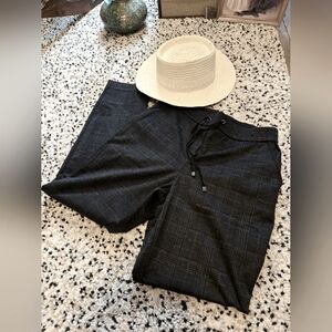 Reitmans drawstring dress pant. Size 8. Charcoal plaid. Straight leg. 4 pockets